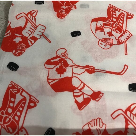 Hockey Themed Canadian Maple Leaf Cotton Fabric Fat Quarter Lot of 10  Red White - Picture 5 of 8